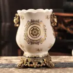 Elegant Retro Chinese Ceramic Art Vase – Home Décor Accent Piece