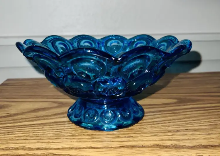 Blue Moon and Stars Pattern Glass Candy Dish – Unmarked Vintage Collectible - Image 3