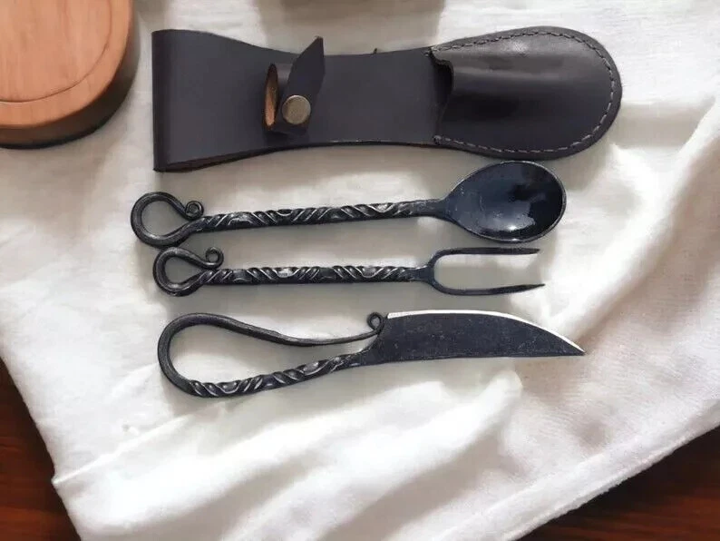 Hand-Forged Iron Cutlery Set – Vintage-Style Knife, Fork & Spoon with Spiral Handles
