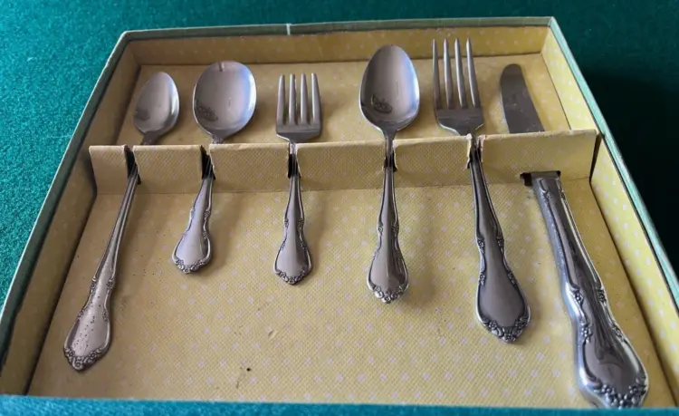 Vintage Oneida ToddleTime 6-Piece Stainless Steel Baby/Toddler Flatware Set – Original Box, Never Used - Image 2