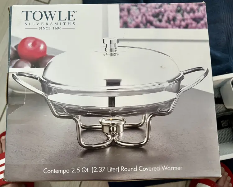 Towle Silversmiths Contempo 2.5 Quart Round Stainless Steel & Glass Food Warmer Chafing Dish