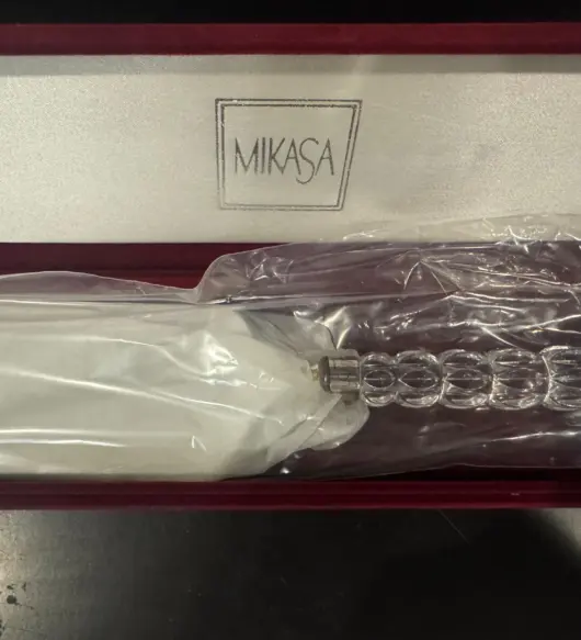 Mikasa Silver-Plated Lasagna Server with Acrylic Glass Handle – New