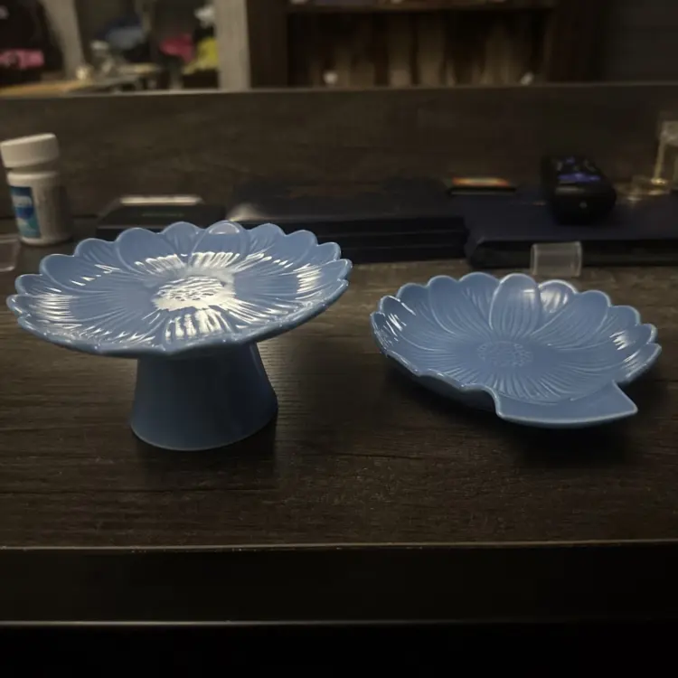 Vintage-Style Blue Floral Ceramic Glassware Set – Cupcake & Silverware Holder