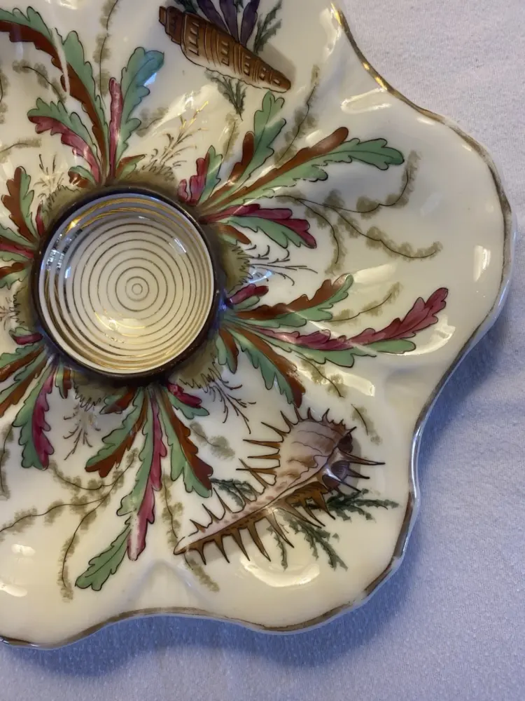 Antique Porcelain Oyster Plate with Hand-Painted Seashell and Seaweed Decoration - Image 2