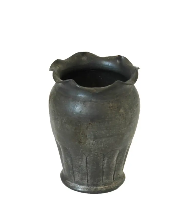 Vintage Pewter Vase with Scalloped Rim – Early 1900s Antique Decorative Piece
